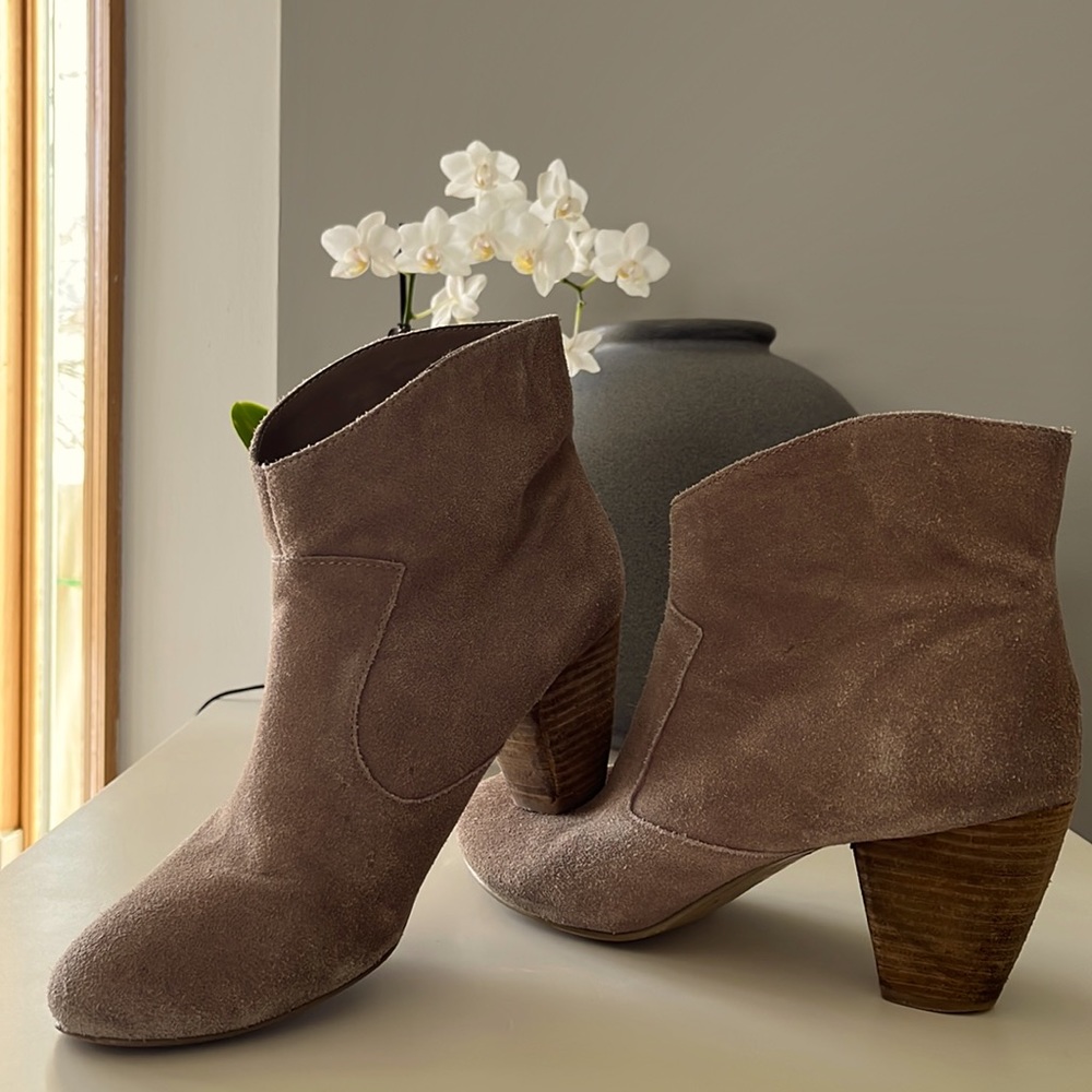 Ecoté Tan Booties